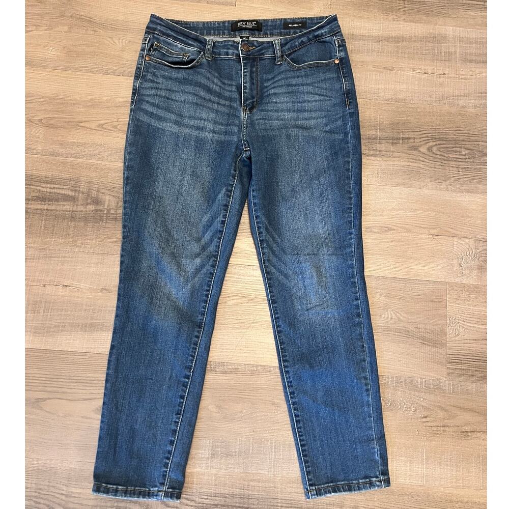 Judy Blue Relaxed Fit Ankle Jeans